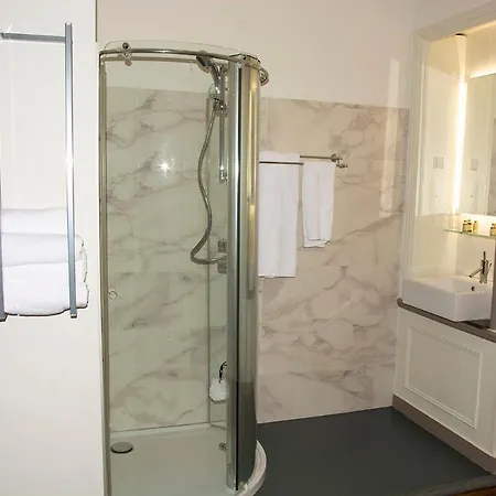 Bed & Breakfast Belle - Luxe In Art Deco Stijl