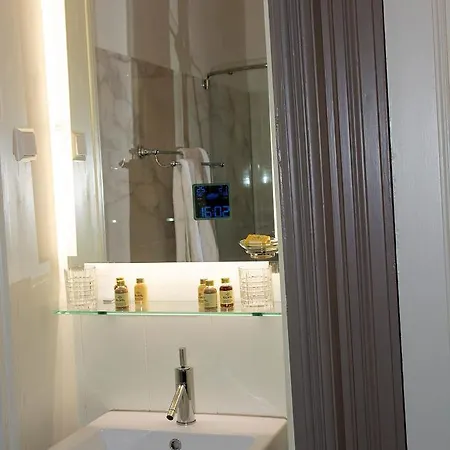 Bed & Breakfast Belle - Luxe In Art Deco Stijl